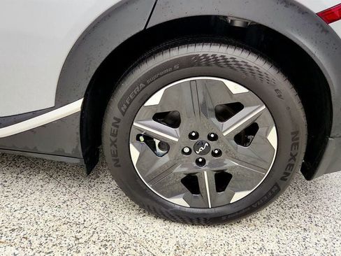 Used 2025 Kia EV6 Light w/ Light LR Technology Package RWD image 9
