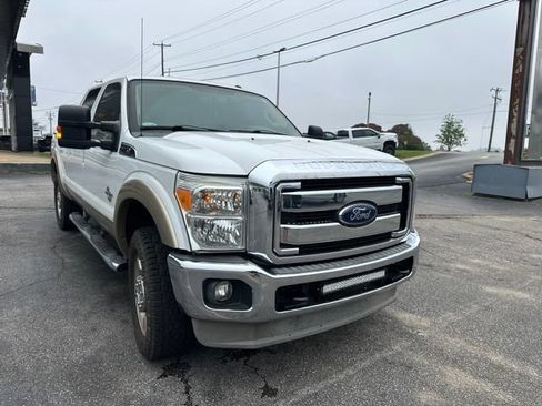 Used 2012 Ford F250 Lariat w/ Lariat Interior Pkg AWD/4WD image 2