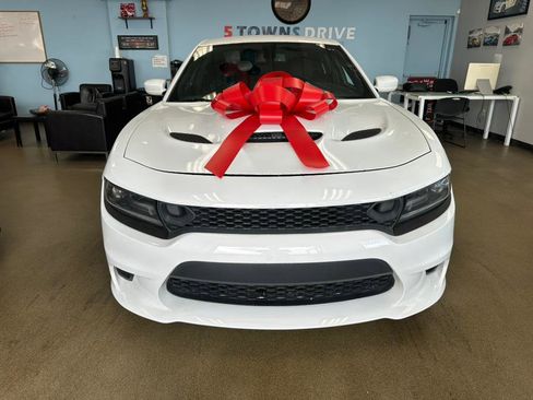 Used 2019 Dodge Charger Scat Pack image 4