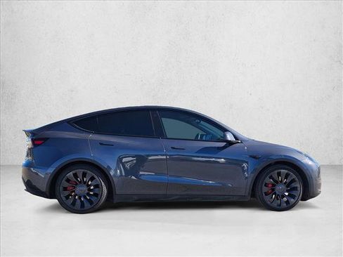 Used 2023 Tesla Model Y Performance image 4