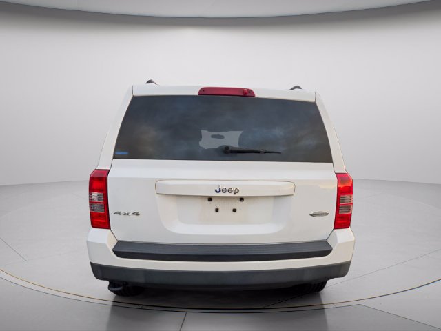 Used 2012 Jeep Patriot Latitude AWD/4WD image 5