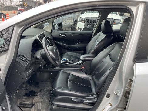 Used 2016 Nissan Leaf SL w/ Premium Package image 11