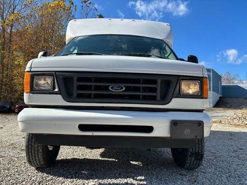 Used 2003 Ford E-350 and Econoline 350 Super Duty image 10