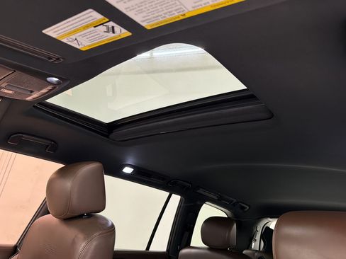 Used 2019 Nissan Armada Platinum w/ Captain's Chairs Package RWD image 26
