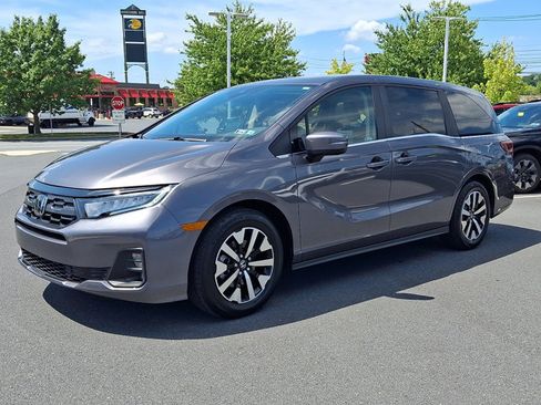 Certified 2026 Honda Odyssey EX-L image 4