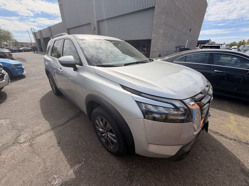 Used 2025 Nissan Pathfinder SV AWD/4WD image 3