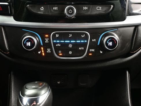 Used 2020 Chevrolet Traverse LT AWD/4WD image 22