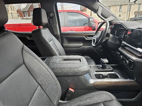 Used 2022 Chevrolet Silverado 1500 LT Trail Boss w/ LT Trail Boss Premium Package AWD/4WD image 7