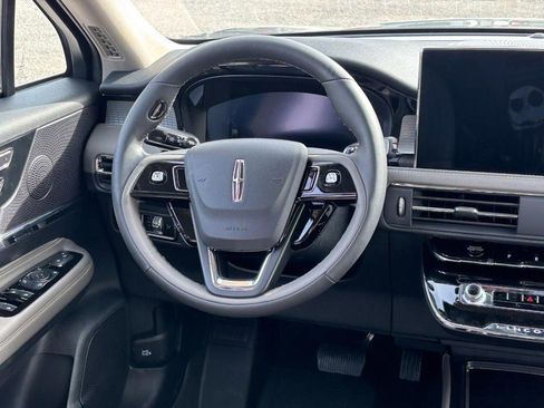 New 2026 Lincoln Corsair Premiere FWD image 12