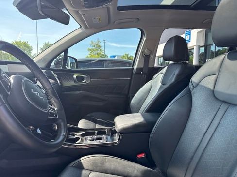 Certified 2023 Kia Sorento SX FWD image 6