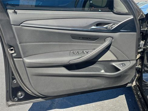 Certified 2023 BMW 530i w/ Executive Package image 12