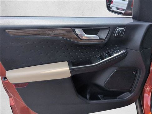 Used 2020 Ford Escape Titanium FWD image 12