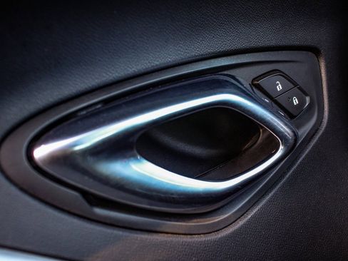 Used 2019 Chevrolet Camaro LT w/ RS Package image 9