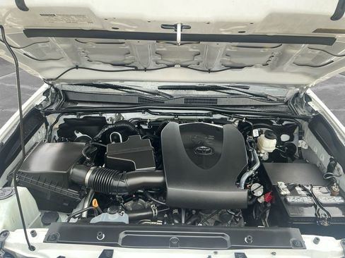 Used 2022 Toyota Tacoma SR5 image 18