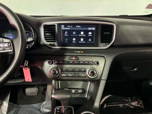 Used 2020 Kia Sportage LX image 10