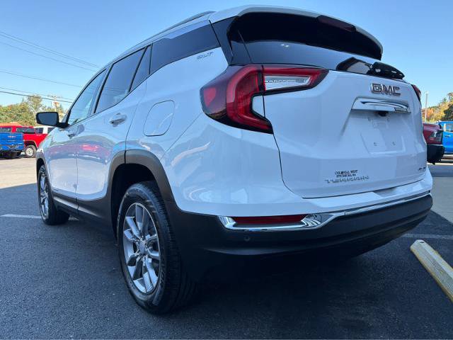 Used 2022 GMC Terrain SLT w/ Infotainment Package II AWD/4WD image 10