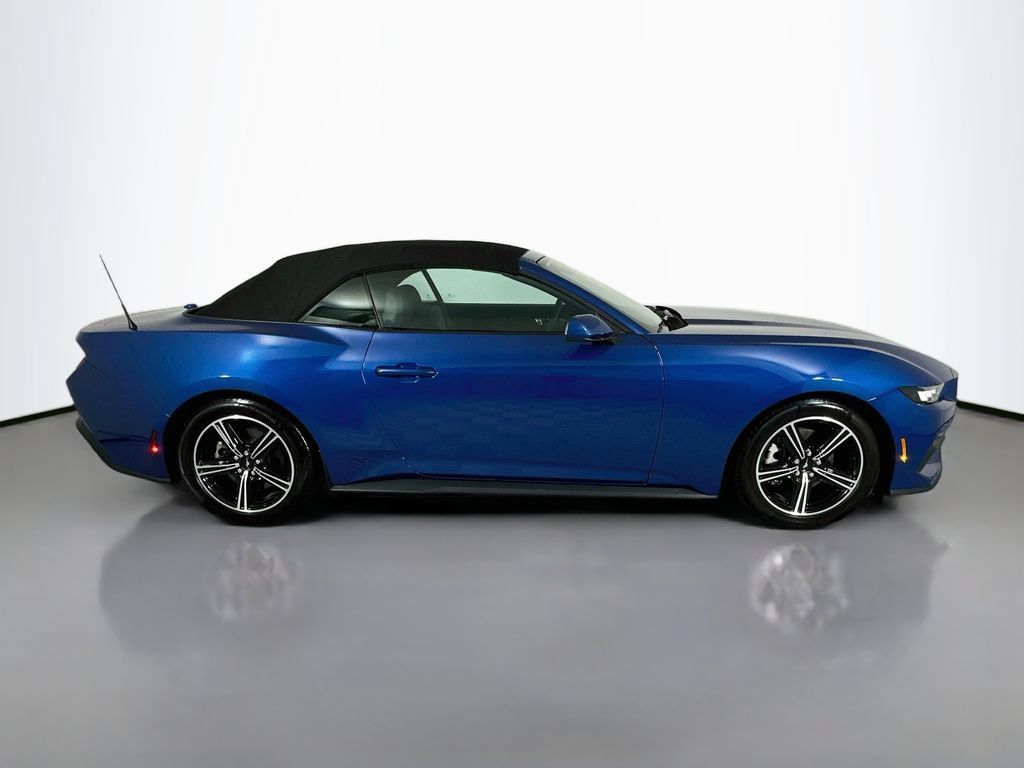 Used 2024 Ford Mustang Convertible RWD image 8