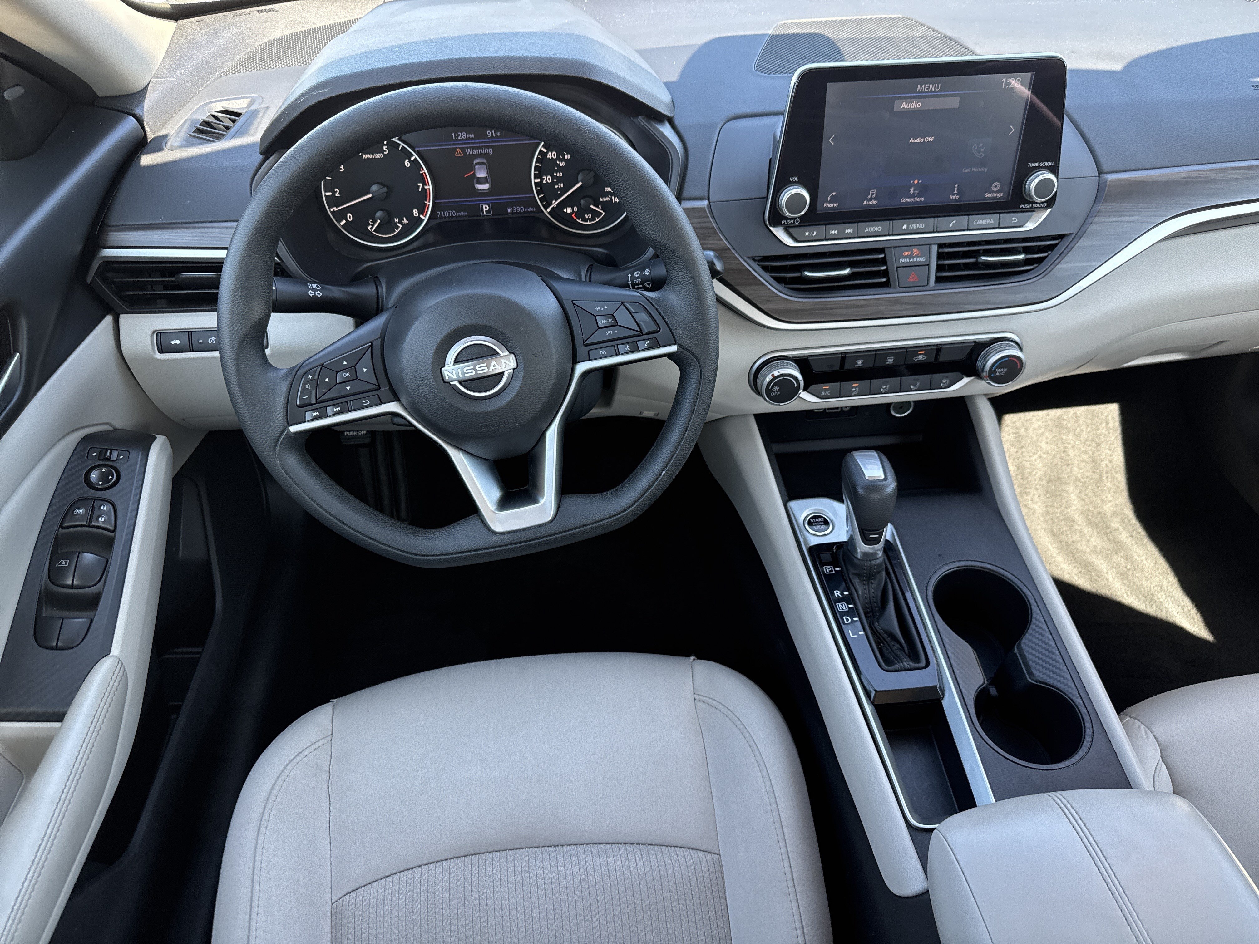 Used 2025 Nissan Altima 2.5 SV FWD image 7