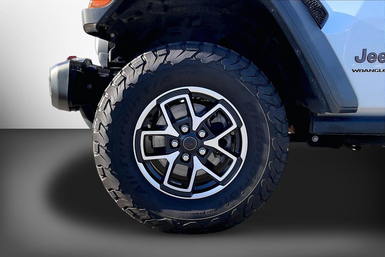 Used 2024 Jeep Wrangler Unlimited Rubicon AWD/4WD image 31