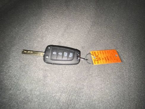 Used 2025 Hyundai Elantra SE FWD image 28