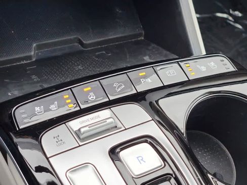 Used 2023 Hyundai Tucson Limited image 16