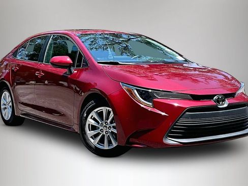 Used 2023 Toyota Corolla LE w/ LE Premium Package FWD image 2
