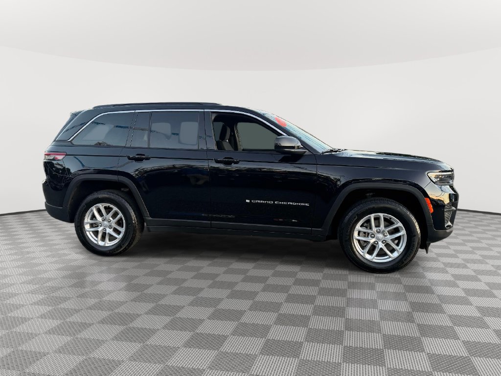 Used 2025 Jeep Grand Cherokee Laredo X AWD/4WD image 10