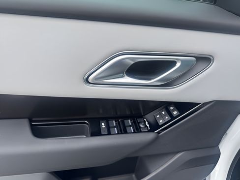 Certified 2026 Land Rover Range Rover Velar Dynamic SE AWD/4WD image 14