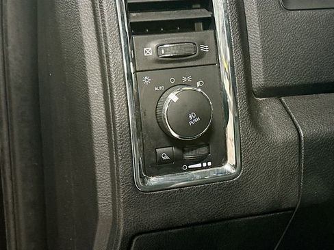 Used 2018 RAM 1500 Laramie image 11