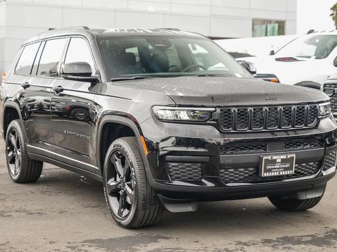 New 2025 Jeep Grand Cherokee L Altitude image 3