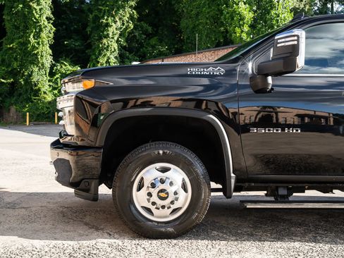 Used 2023 Chevrolet Silverado 3500 High Country AWD/4WD image 3