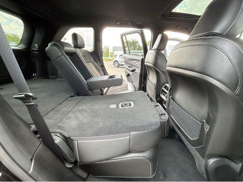 Used 2024 Jeep Grand Cherokee Altitude AWD/4WD image 13