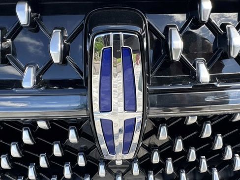 New 2025 Lincoln Nautilus Premier w/ Equipment Group 102A image 7