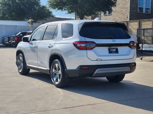 Used 2025 Honda Pilot EX-L image 3
