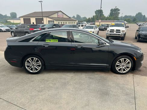 Used 2013 Lincoln MKZ FWD image 4