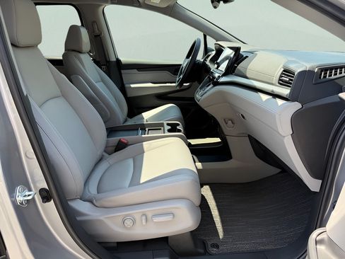 Used 2023 Honda Odyssey EX-L image 14