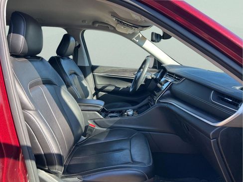 Certified 2023 Jeep Grand Cherokee Limited w/ Luxury Tech Group II image 29