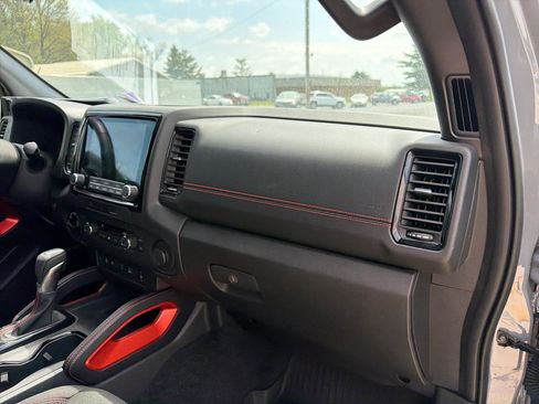 Used 2024 Nissan Frontier PRO-4X w/ Pro Convenience Package image 11