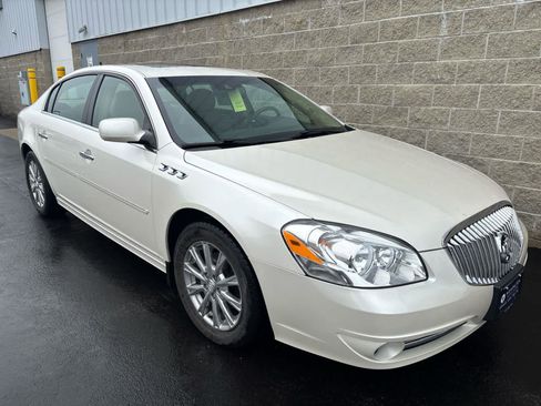Used 2011 Buick Lucerne CXL image 2