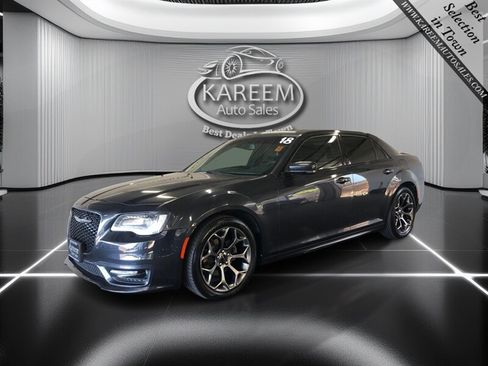 Used 2018 Chrysler 300 S w/ 300S Premium Group RWD image 1