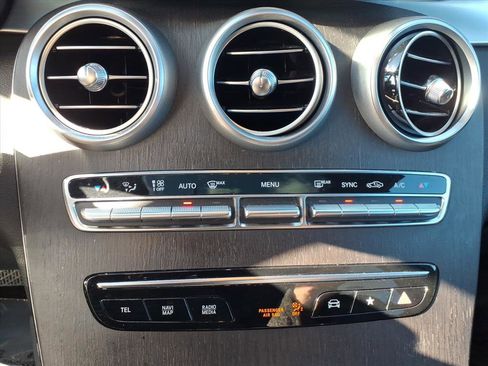 Used 2020 Mercedes-Benz GLC 300 4MATIC image 28