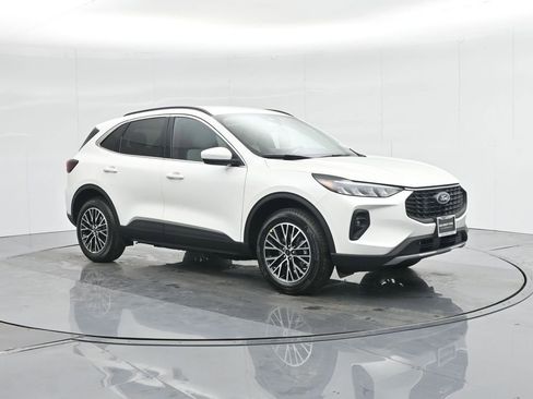 New 2025 Ford Escape SE image 27