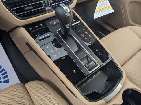 New 2026 Porsche Macan AWD/4WD image 21