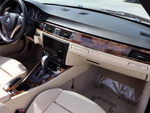 Used 2008 BMW 328i Convertible image 22