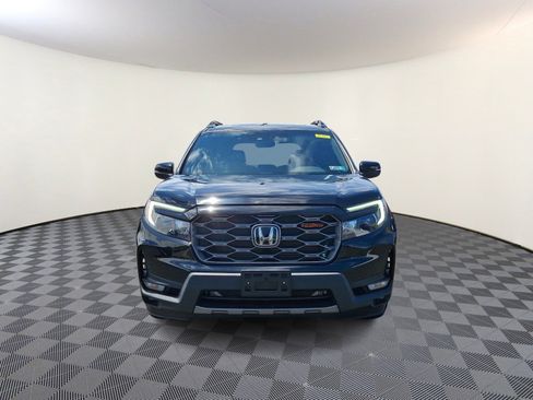 Used 2023 Honda Passport TrailSport image 2