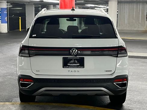 New 2025 Volkswagen Taos SE image 32