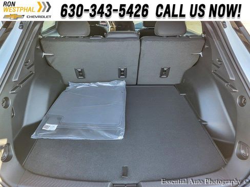 New 2026 Chevrolet Equinox EV LT image 17