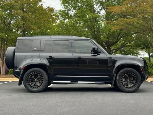 Used 2022 Land Rover Defender 110 X-Dynamic HSE AWD/4WD image 2
