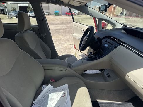 Used 2010 Toyota Prius Three FWD image 29