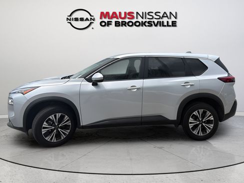Used 2023 Nissan Rogue SV FWD image 5